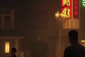《沙漏之下》封面：倒置沙漏落在旧木桌上的特写